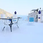 In Blue - La Terrazza Di بوسيتانو